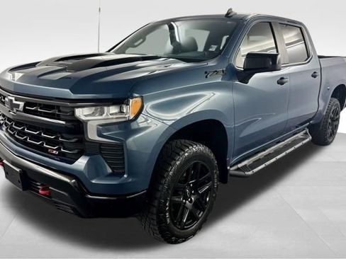 Used 2024 Chevrolet Silverado 1500 LT Trail Boss w/ Convenience Package II image 4