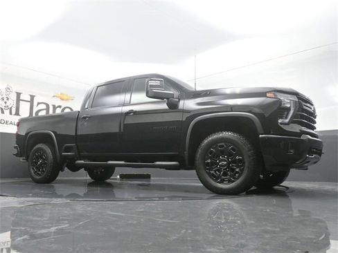Used 2024 Chevrolet Silverado 2500 LTZ w/ LTZ Plus Package image 2