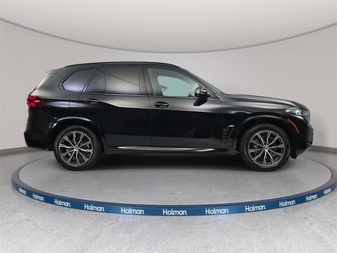 New 2026 BMW X5 xDrive40i w/ M Sport Package image 4