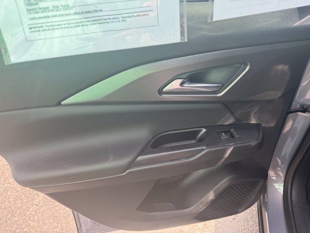 Used 2025 Chevrolet Equinox EV LT w/ Comfort Package FWD image 17