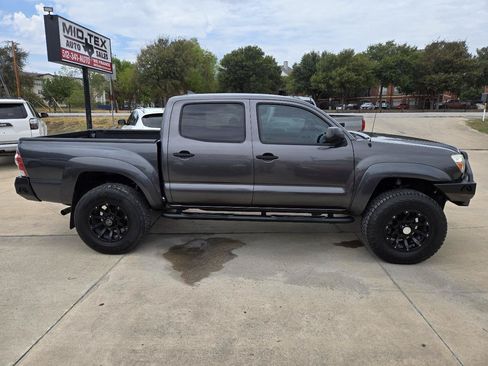 Used 2015 Toyota Tacoma 4x4 Double Cab w/ SR5 Package image 5
