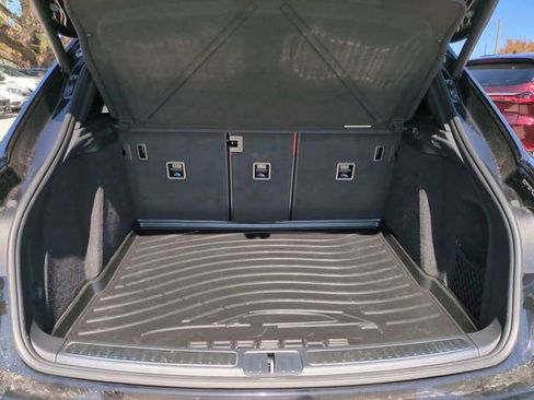 Used 2023 Porsche Macan image 13