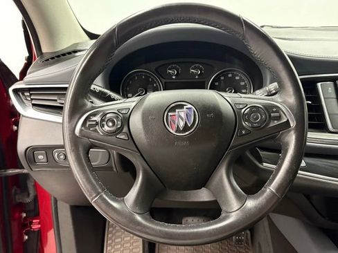 Used 2020 Buick Enclave Essence FWD image 17