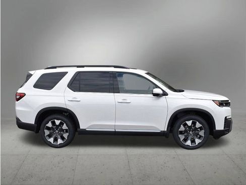New 2026 Honda Pilot Touring image 6