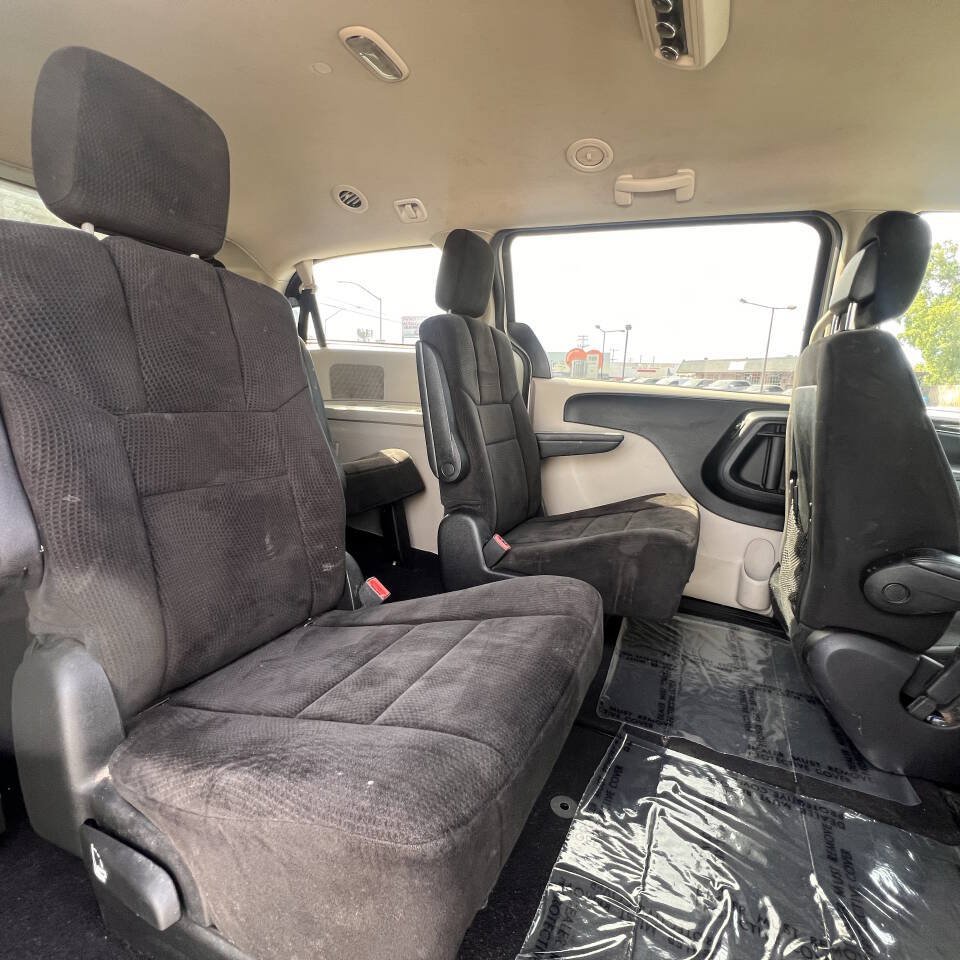 Used 2013 Dodge Grand Caravan SXT FWD image 21