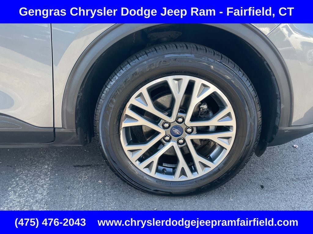 Used 2021 Ford Escape SEL w/ Technology Package AWD/4WD image 9