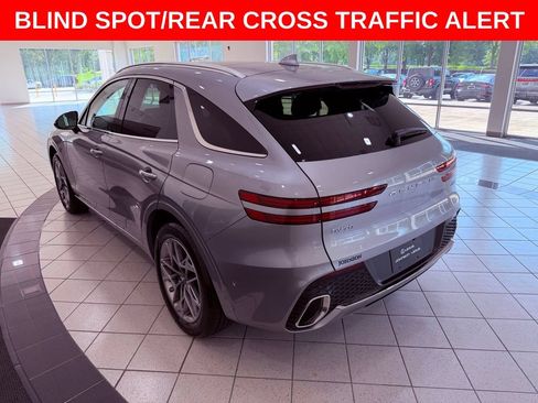 Used 2022 Genesis GV70 2.5T w/ Advanced Package AWD/4WD image 5