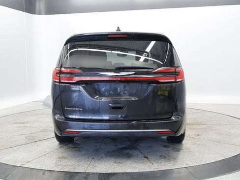 Certified 2023 Chrysler Pacifica Touring-L FWD image 4