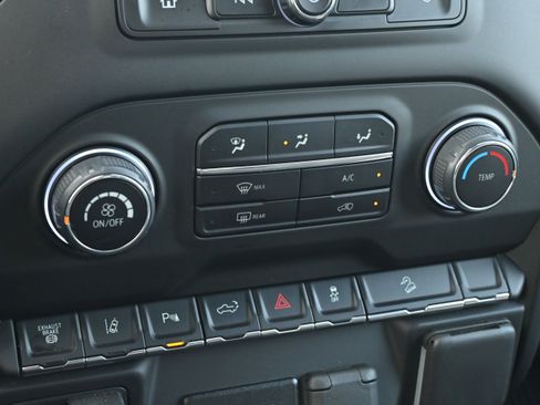 Used 2026 Chevrolet Silverado 2500 Custom w/ Custom Value Package image 29