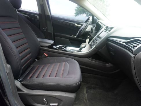 Used 2016 Ford Fusion SE AWD/4WD image 21
