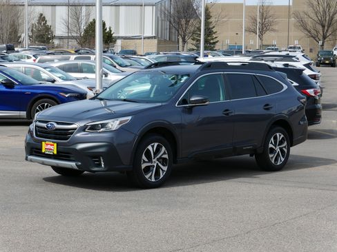 Used 2022 Subaru Outback Limited image 3