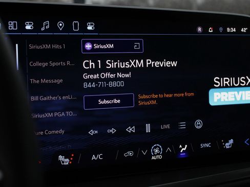 Used 2024 Chevrolet Traverse LT w/ Midnight/Sport Edition image 27