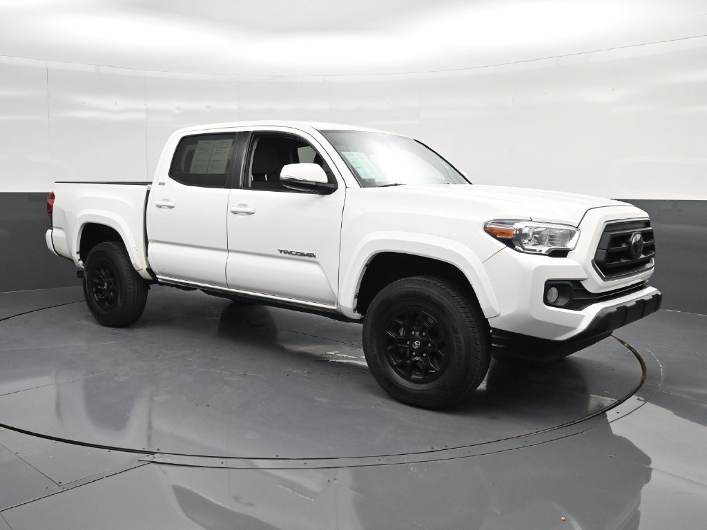 Used 2022 Toyota Tacoma SR5 w/ Technology Package RWD image 5