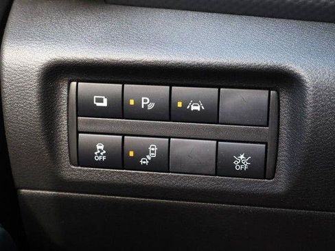 Used 2022 Nissan Kicks S FWD image 18