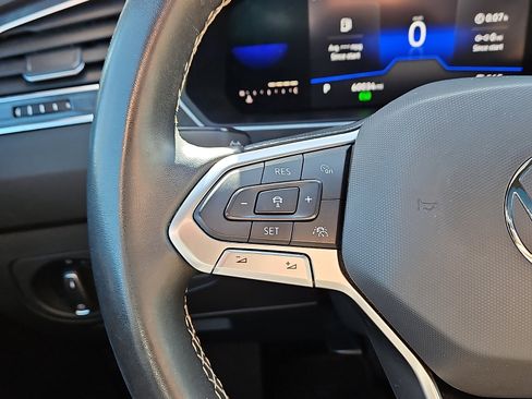 Certified 2022 Volkswagen Tiguan SE w/ Panoramic Sunroof Package image 17