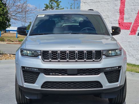 New 2026 Jeep Grand Cherokee Limited AWD/4WD image 2