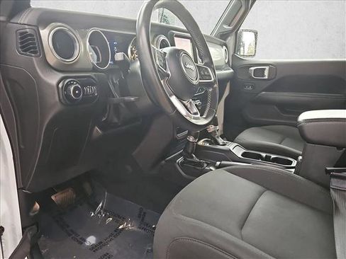 Used 2022 Jeep Wrangler Unlimited Sahara image 10