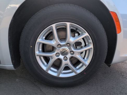 Used 2023 Chrysler Pacifica Touring-L FWD image 13