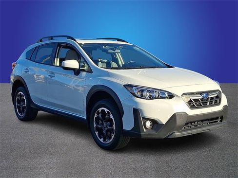 Used 2023 Subaru Crosstrek 2.0i Premium image 3