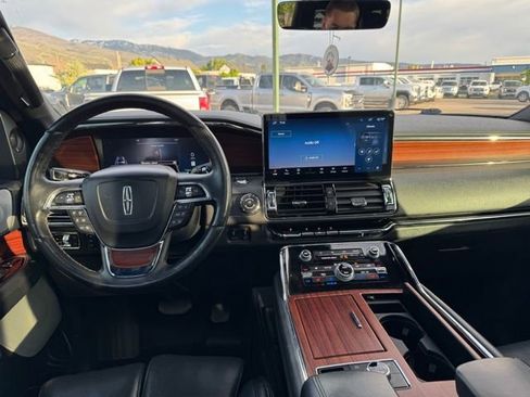 Used 2024 Lincoln Navigator L Reserve AWD/4WD image 32
