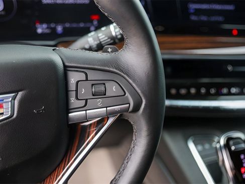 Used 2023 Cadillac Escalade Premium Luxury image 13