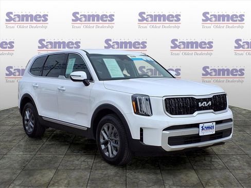 Used 2025 Kia Telluride LX image 1