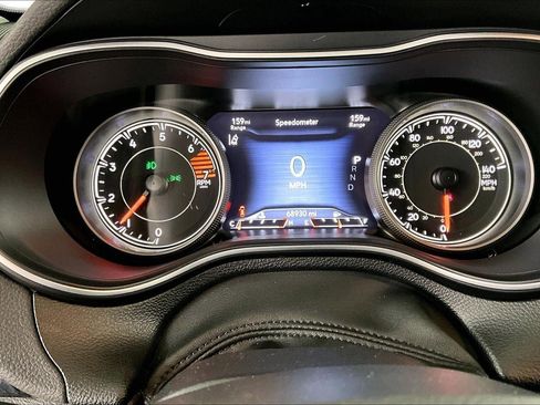 Used 2023 Jeep Cherokee Altitude Lux image 12