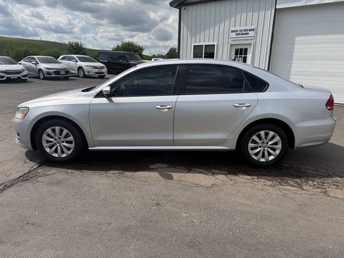 Used 2012 Volkswagen Passat 2.5 S FWD image 2