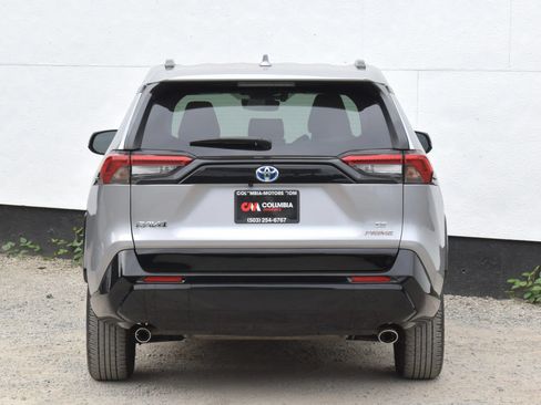 Used 2024 Toyota RAV4 SE w/ Weather & Moonroof Package AWD/4WD image 4