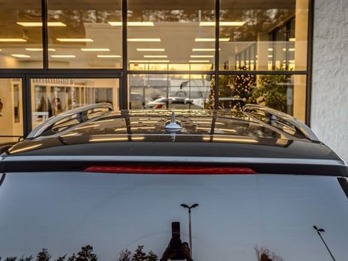 Used 2018 Mercedes-Benz GLS 450 4MATIC w/ Premium Package image 10