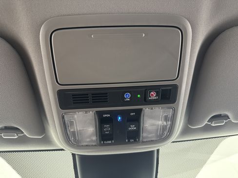 Certified 2024 Honda Odyssey Touring image 35