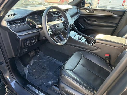 Used 2024 Jeep Grand Cherokee Overland w/ Trailer Tow Package image 4