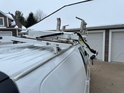 Used 2015 Chevrolet Express 2500 image 28