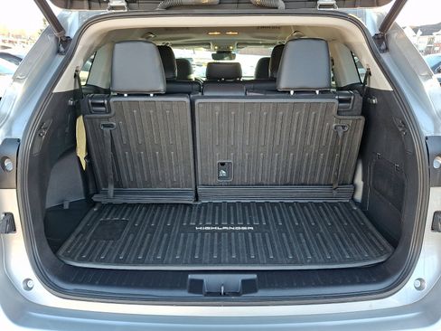 Used 2023 Toyota Highlander XLE image 31