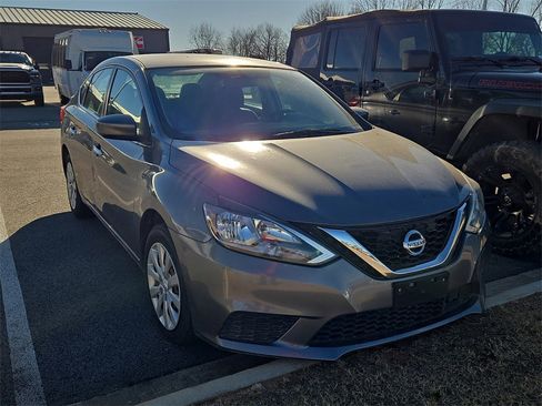 Used 2018 Nissan Sentra S image 4
