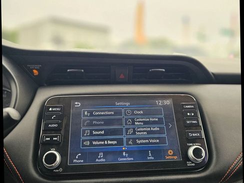 Used 2021 Nissan Kicks SR image 23
