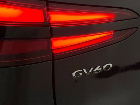 Used 2025 Genesis GV60 RWD image 13