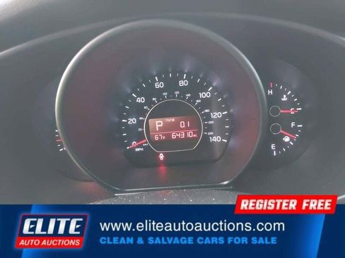 Used 2016 Kia Soul + w/ Audio Package FWD image 13