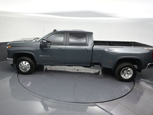 Used 2026 Chevrolet Silverado 3500 LT AWD/4WD image 16