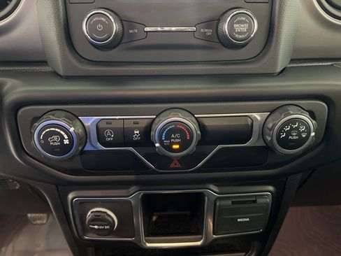 Used 2021 Jeep Wrangler Unlimited Sport image 16