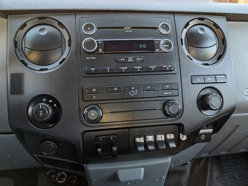 Used 2014 Ford F250 XL w/ Power Equipment Group AWD/4WD image 10
