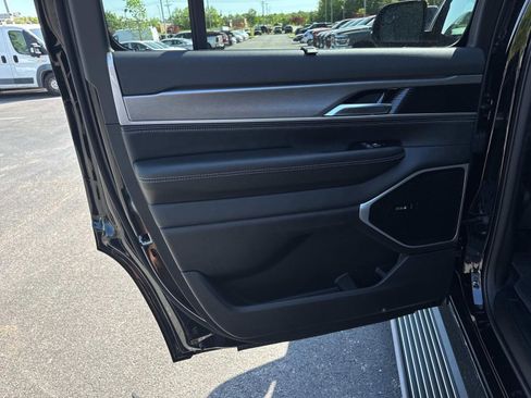 New 2026 Jeep Grand Wagoneer Limited AWD/4WD image 15