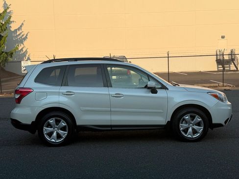 Used 2014 Subaru Forester 2.5i Limited AWD/4WD image 5