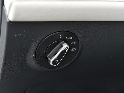 New 2026 Volkswagen Taos SE AWD/4WD image 10
