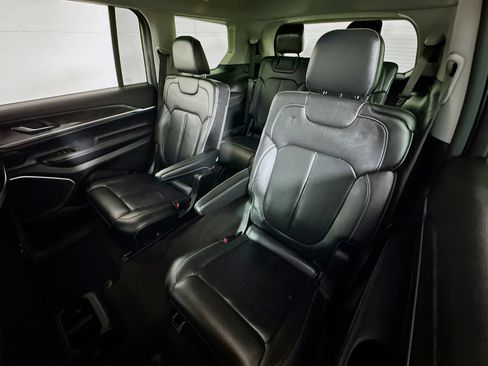 Used 2021 Jeep Grand Cherokee L Limited image 23