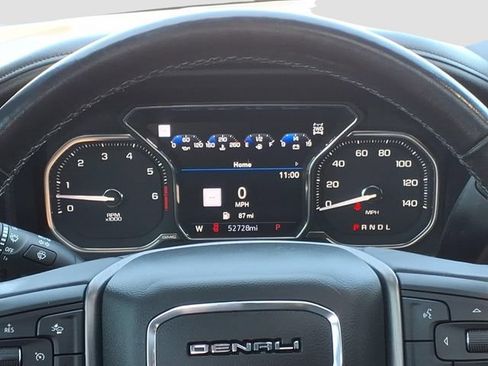 Used 2022 GMC Sierra 1500 Denali w/ Denali Premium Package AWD/4WD image 9