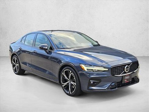 Used 2024 Volvo S60 B5 Core FWD image 3