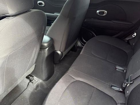 Used 2019 Kia Soul FWD image 11