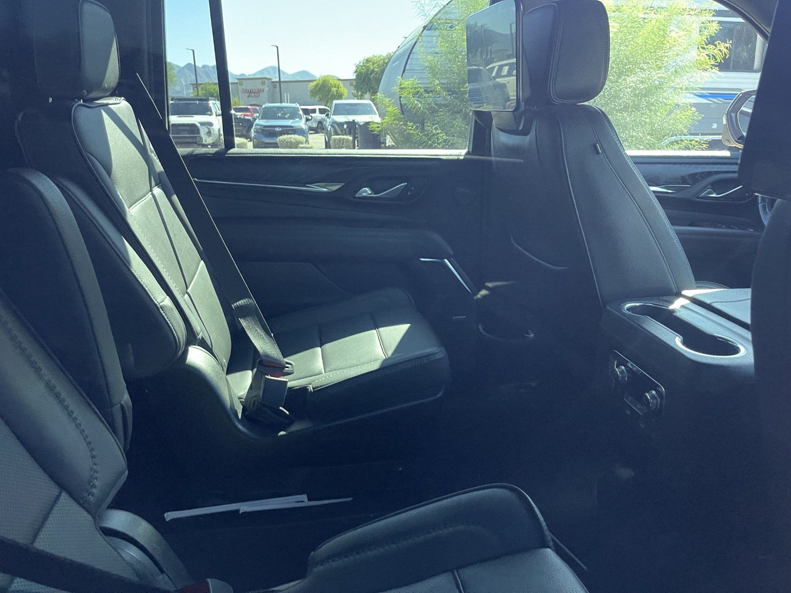 Used 2023 GMC Yukon XL Denali AWD/4WD image 7