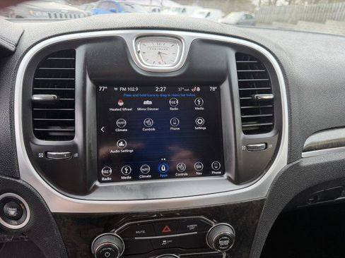 Used 2019 Chrysler 300 Limited image 13